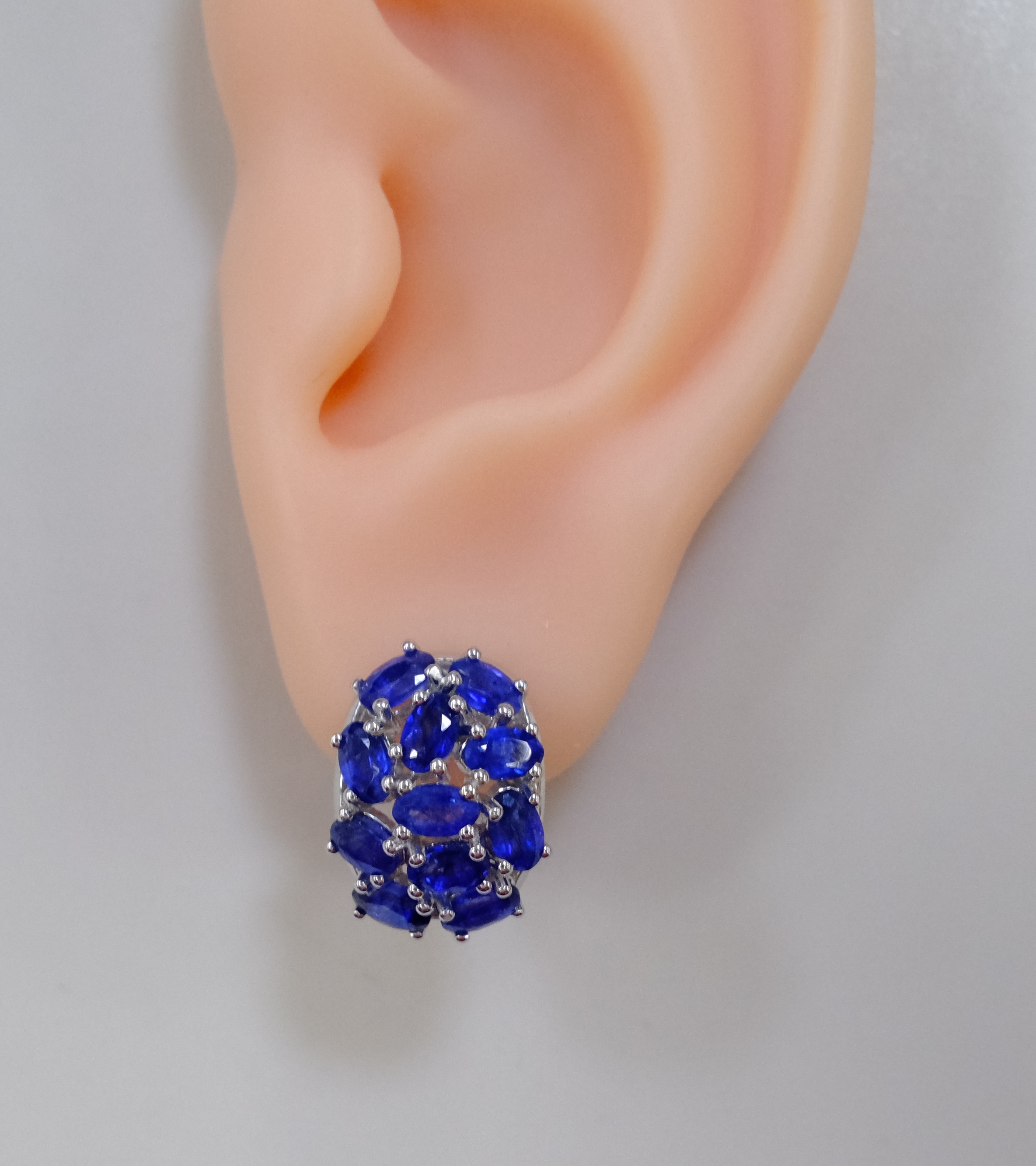 Серебряные серьги с сапфирами
